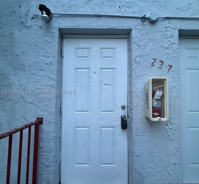 Building Photo - 237 NE 58th St