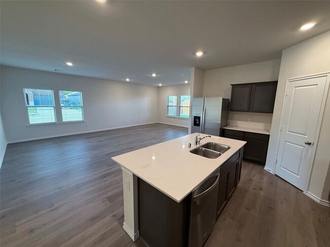 Building Photo - Modern elegance in Josephine........