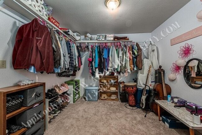 Building Photo - Beautiful KCK Home for Rent in Highland Crest Neighborhood-Available NOW!!