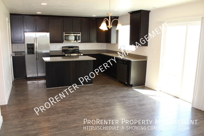 Building Photo - 1045 Stonehaven Dr