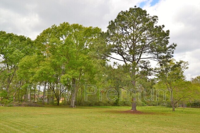 Building Photo - 3147 Little Farms Dr