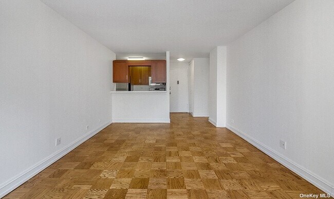 Building Photo - 71 E 71st St