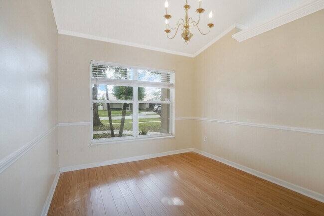 Building Photo - 10567 Paso Fino Dr