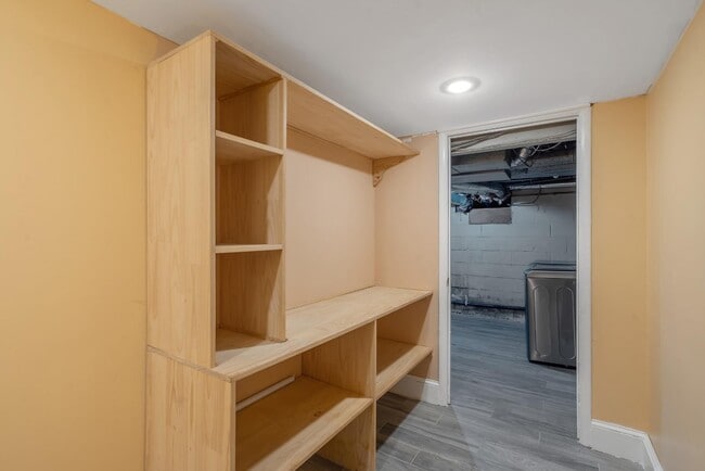 Building Photo - 20 Apricot Ln