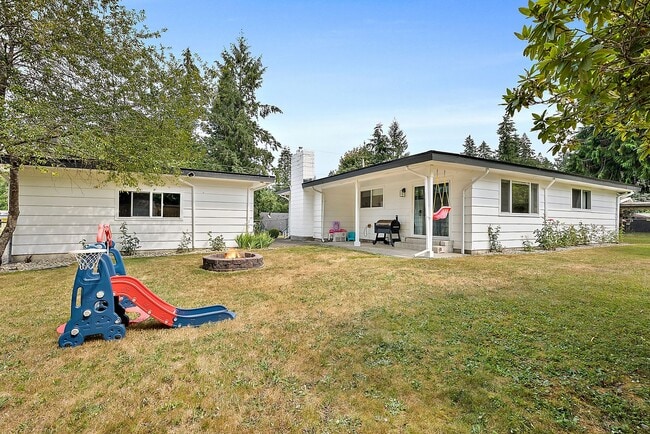 Building Photo - Woodland Creek Rambler on Corner lot with large yard
