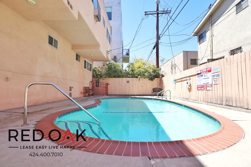 Building Photo - 929 N Genesee Ave