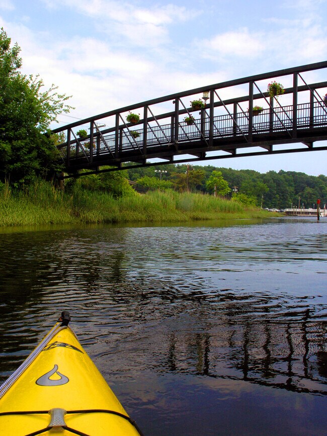 Building Photo - 80 Cherry St