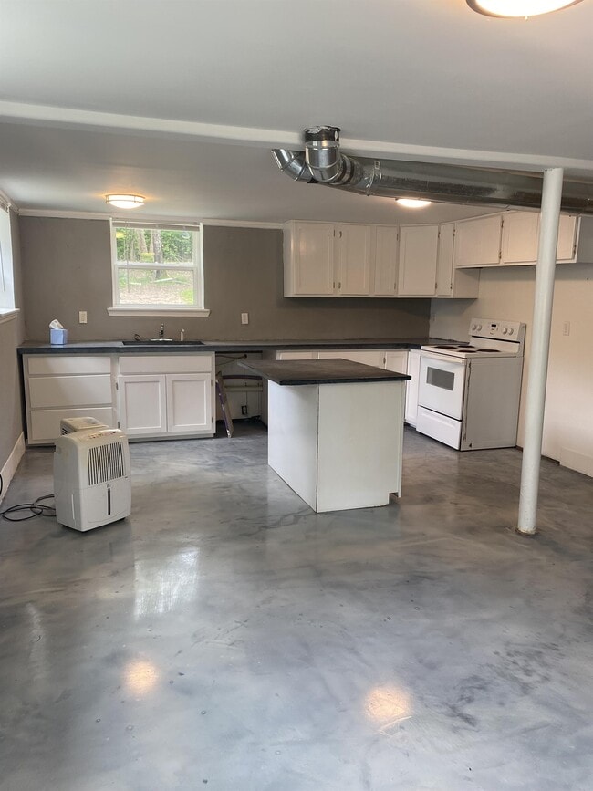 Building Photo - 14311 Veterans Memorial Hwy