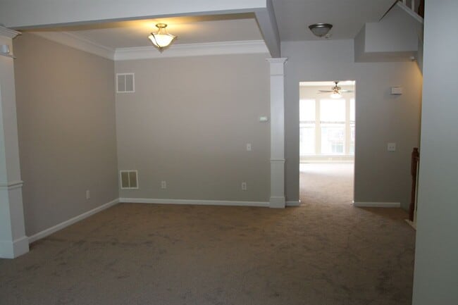 Building Photo - 157 Hudson Dr