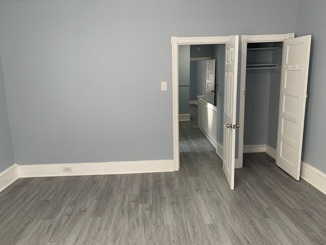 Building Photo - Spacious 3 Bed, 1.5 Bath Home – $1,795/Mon...
