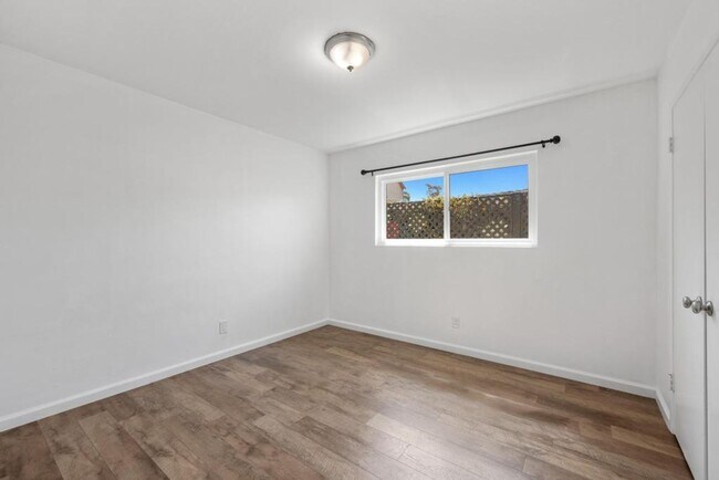 Building Photo - 1007 Winston Dr