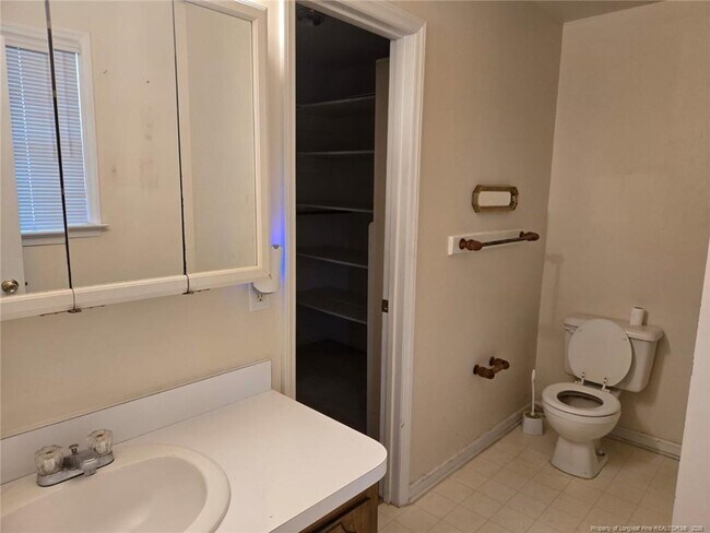 Building Photo - 1527 Lewter Shop Rd