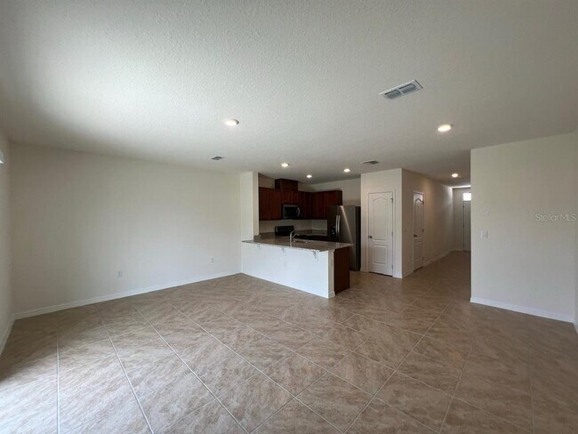 Building Photo - 1532 Lumber Ave