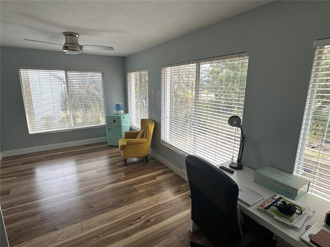 Building Photo - 7327 Floral Cir E