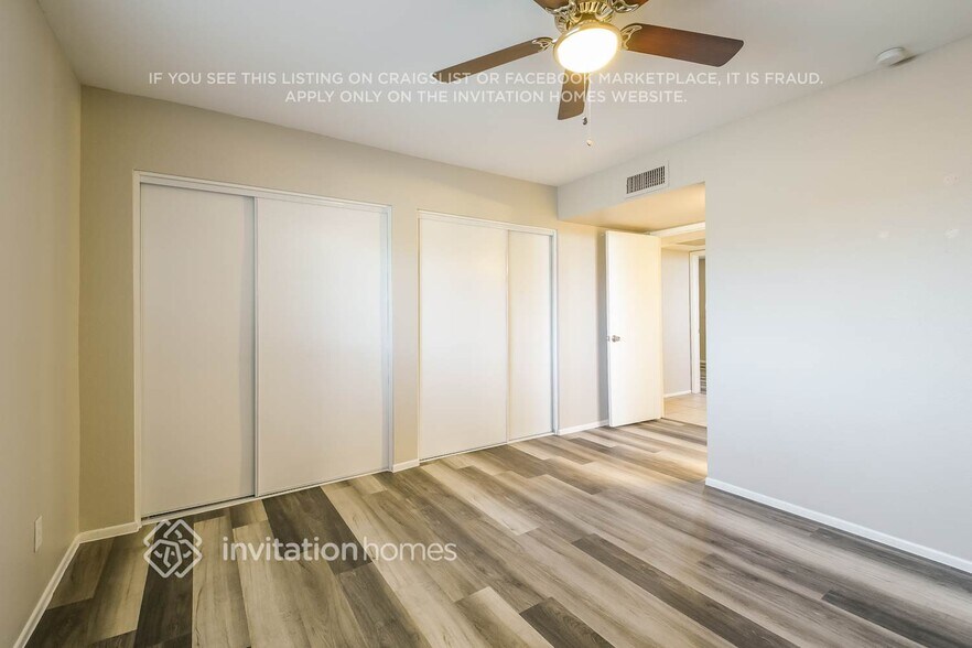 Building Photo - 2228 W Charleston Ave