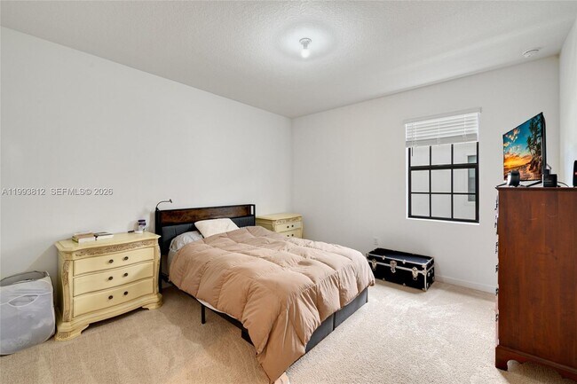 Building Photo - 834 SW 11th Ter