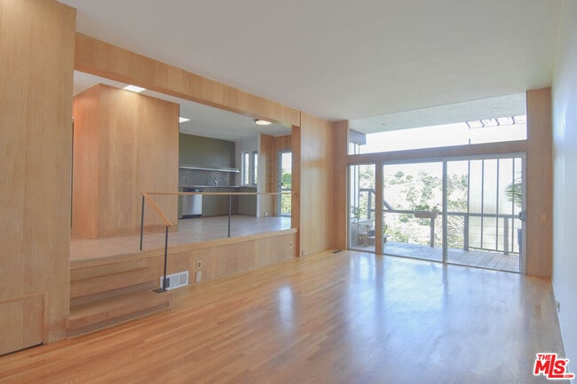 Building Photo - 8895 Appian Way