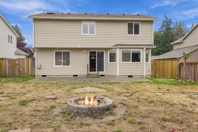 Building Photo - 6748 3rd Way SE