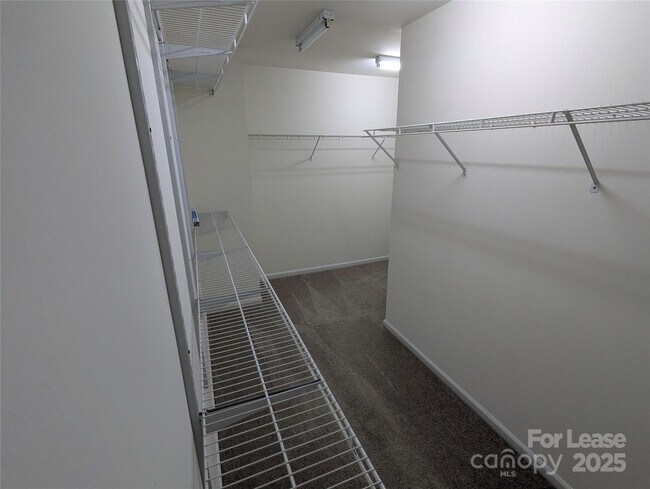 Building Photo - 7711 Epping Forest Dr