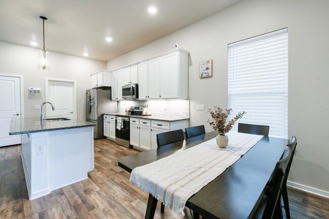 Building Photo - Beautiful 3-Bed, 2-Bath Home In Frenship!