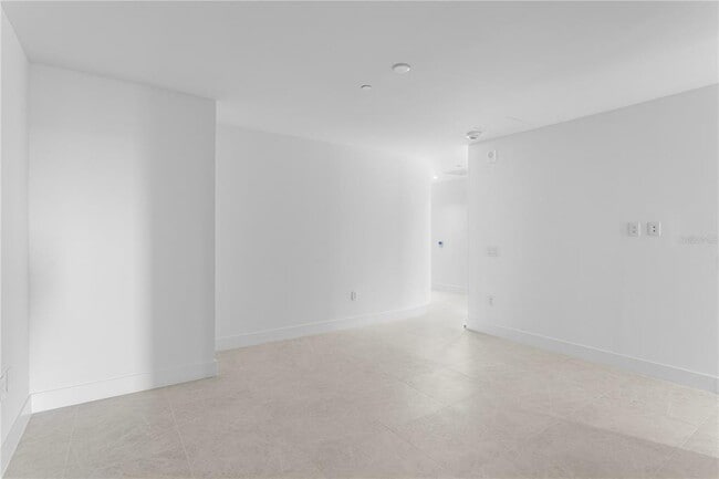 Building Photo - 3015 S Ysabella Ave