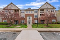 Building Photo - 303 Tall Pines Ct