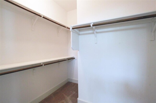 Building Photo - 1507 Homespun Rd