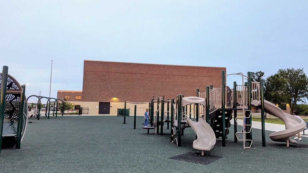 Building Photo - 16933 Sophora Ave