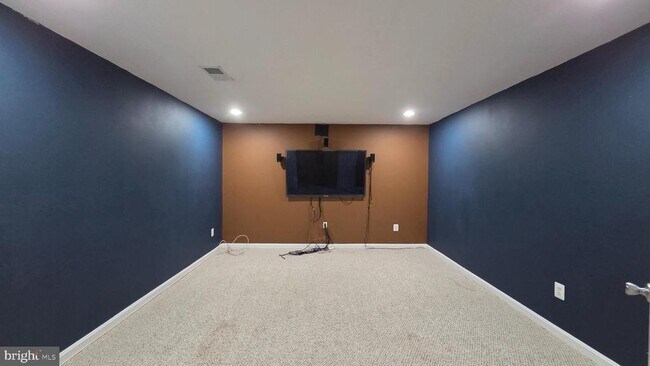 Building Photo - 7659 Shuttington Dr