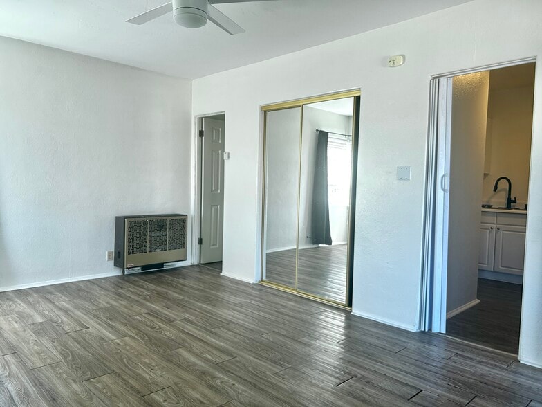 Building Photo - 6395 Mojave Ave