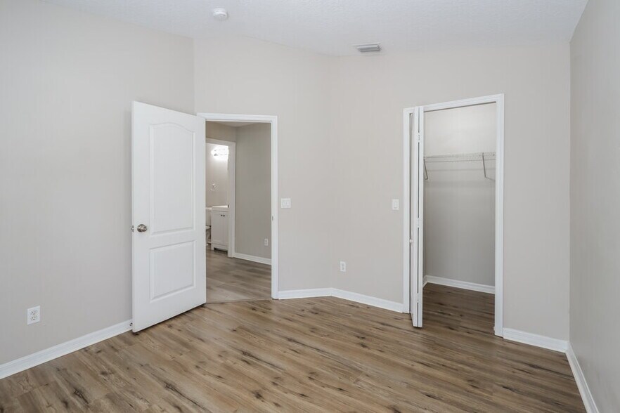 Building Photo - 1038 Harvest Moon Dr