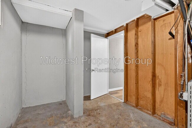 Building Photo - 10002 Kodiak Dr