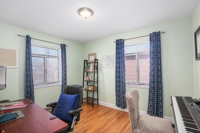 Building Photo - 3361 Leyden St