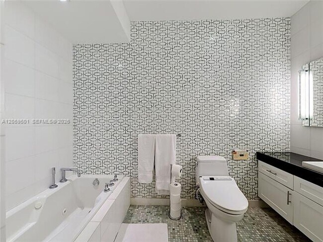 Building Photo - 1460 Ocean Dr