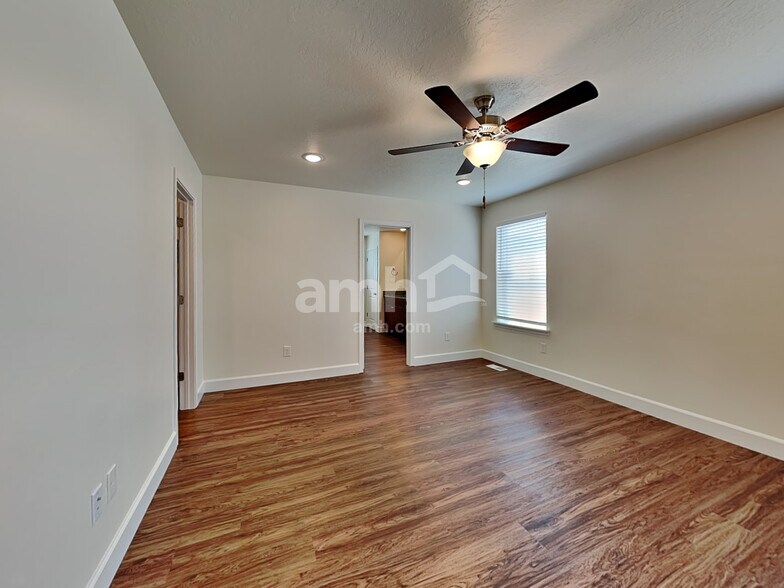 Building Photo - 2382 E Buckskin Way