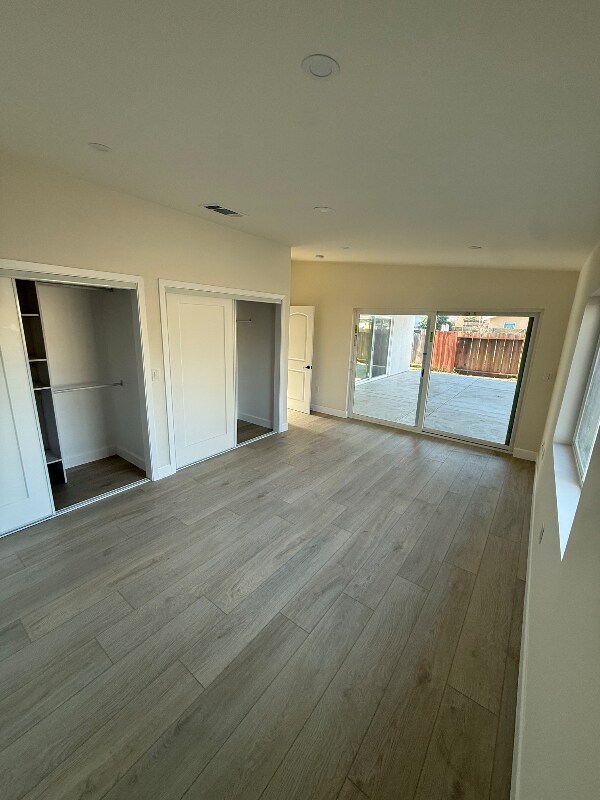 Building Photo - 1431 1st Ave