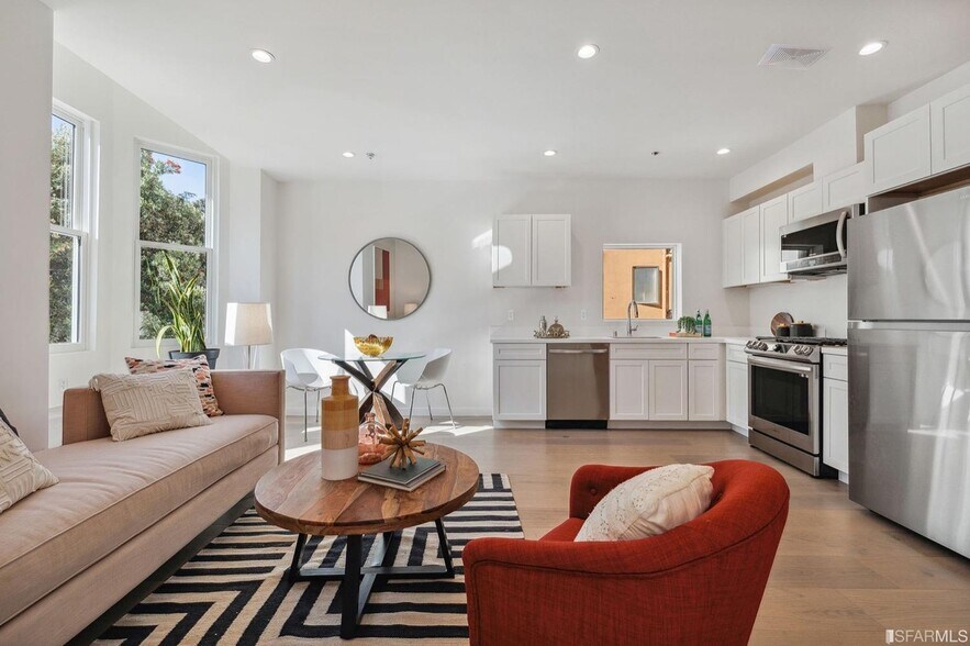 Living Room - 3036 Fulton St