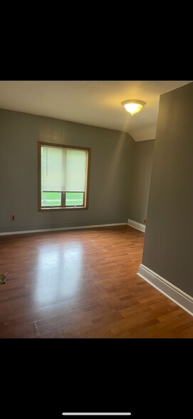 Building Photo - 307 E Wabasha St