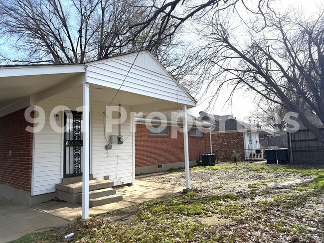 Building Photo - 1831 Myrna Ln