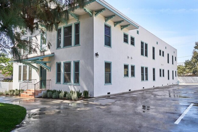 Building Photo - 2191 El Sereno Ave
