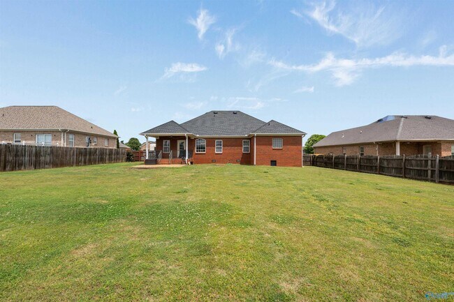Building Photo - 25850 Iron Gate Dr