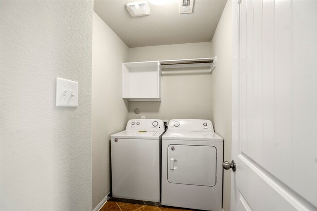 Building Photo - 15524 Marina Dr