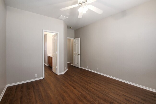 Building Photo - 14904 Antique Finish Dr
