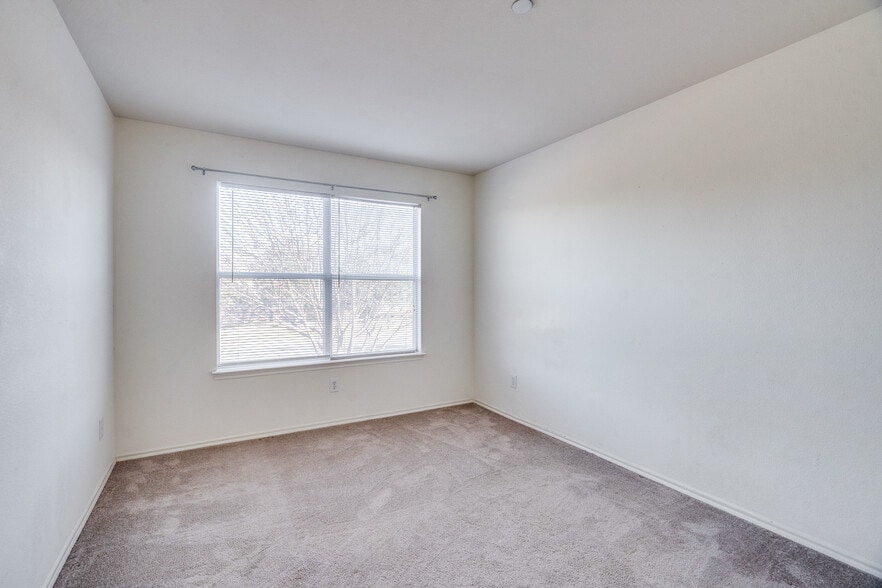 Building Photo - 7245 Rembrandt Dr