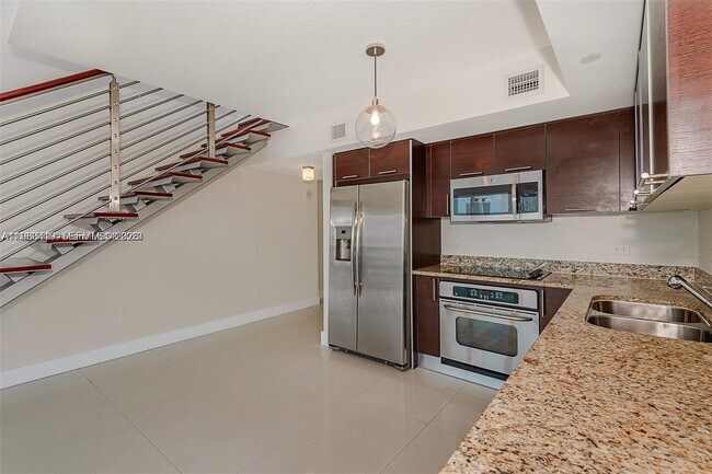 Building Photo - 41 SE 5th St