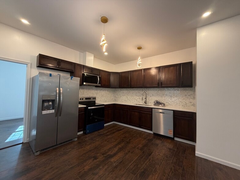 Building Photo - 1438 Ferndale Ave