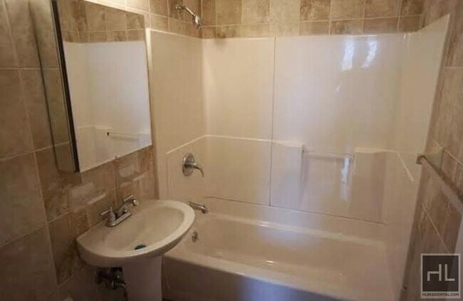 Building Photo - THATFORD AVENUE