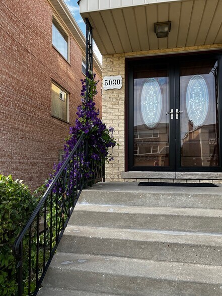 Building Photo - 5030 Carol St