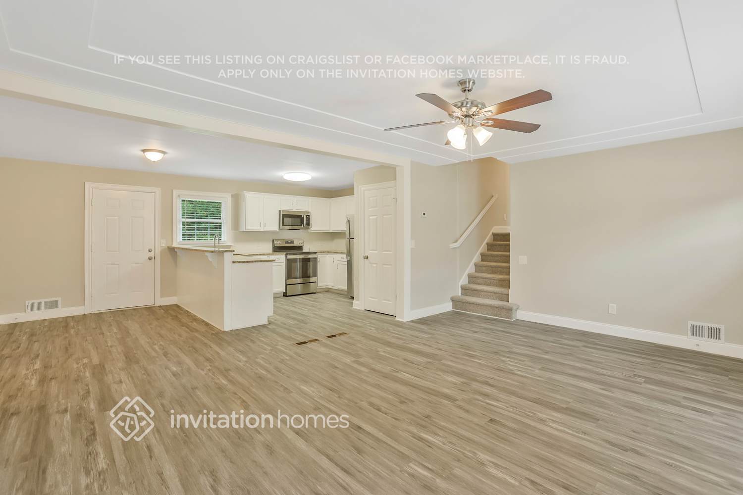 Building Photo - 2033 Carriage Way