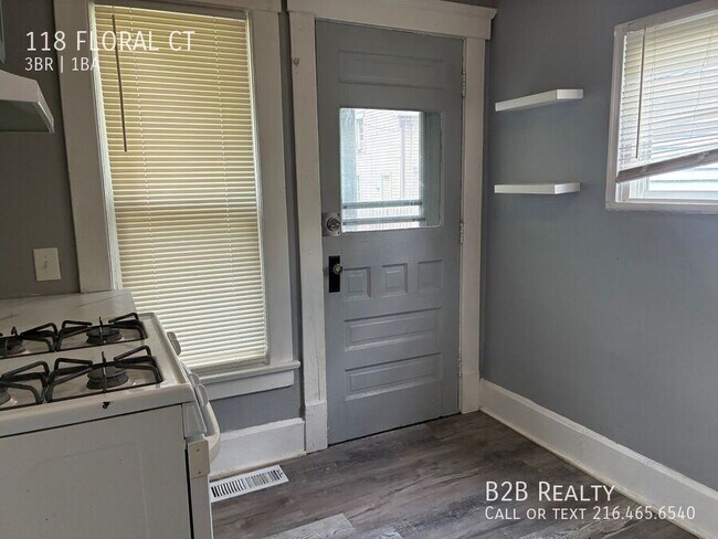 Building Photo - 118 Floral Ct